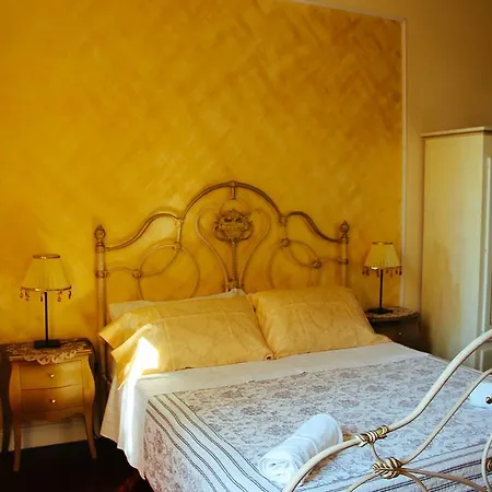 Domus Cestia Bed & Breakfast