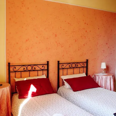 Domus Cestia Bed & Breakfast *