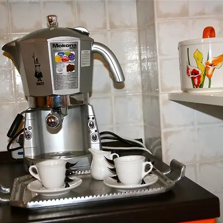 Domus Cestia Bed & Breakfast *
